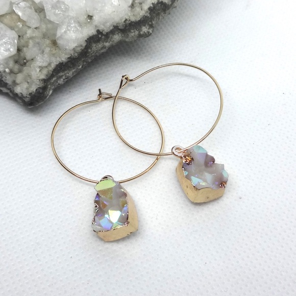 NEW Gold Hoop Earrings with iridescent druzy stone - Picture 4 of 4